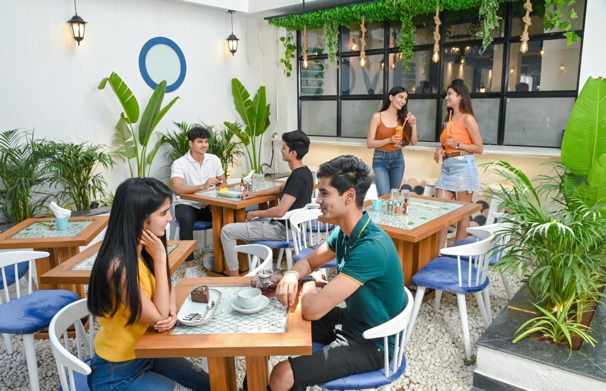 The Voyage - Cafe Hostel Cowork Pune Esterno foto